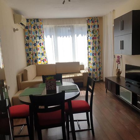 Sunny Apartment 布尔加斯 外观 照片